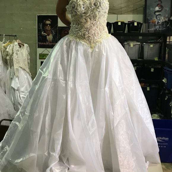 Dresses & Skirts - Wedding dresses 70-90% off